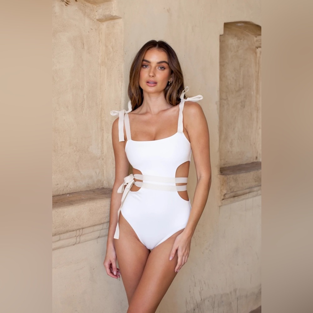 Catalina de Medicci / Ivory - One Piece XS
